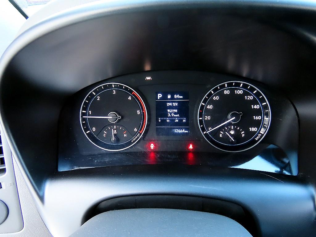 Hyundai Porter Super Cab/ Long Wheelbase/ 2WD Smart 10