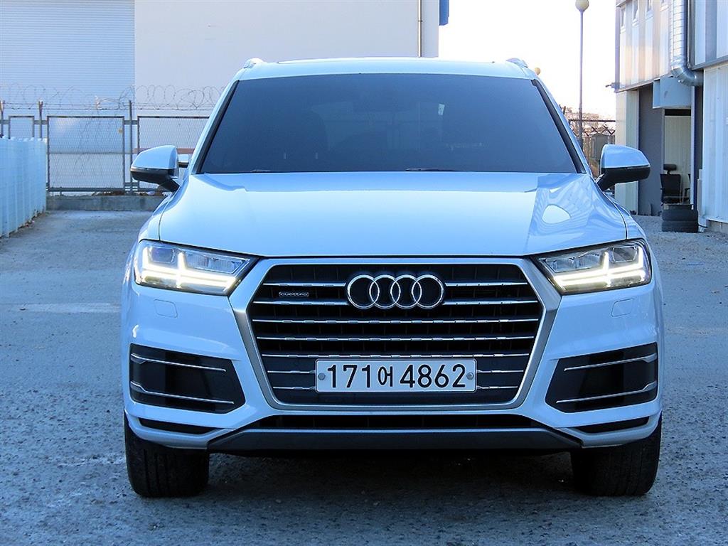 Q7 (4M) 45 TFSI 콰트로 2019년식