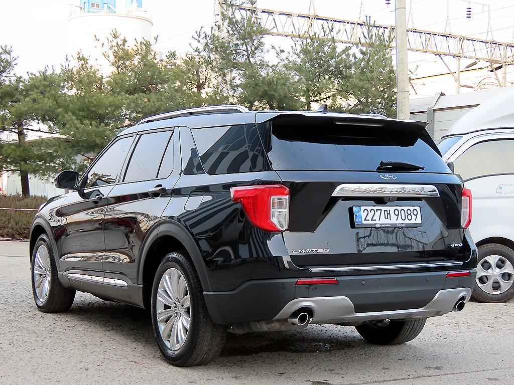 Ford Explorer 2.3 AWD Limited — фото 3