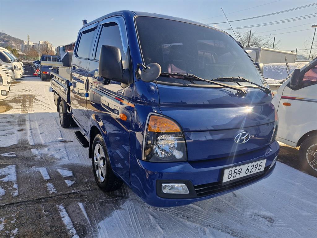 Hyundai Porter Double Cab/ Long Wheelbase/ CRDi