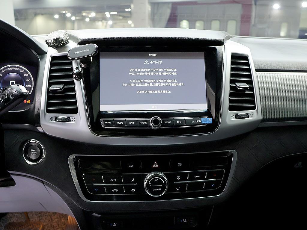 KG Mobility (Ssangyong) Rexton Diesel 2.2 4WD The Black 10