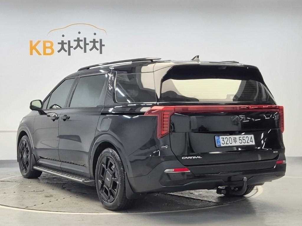 Kia Carnival HEV Signature 3
