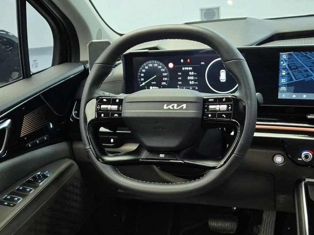 Kia Carnival HEV Signature 10