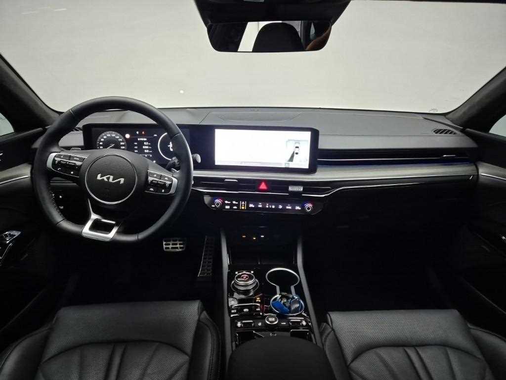 Kia K5 1.6 Turbo Signature 8