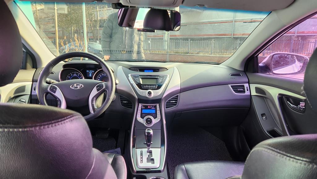 Hyundai Avante M16 GDI Premier 9
