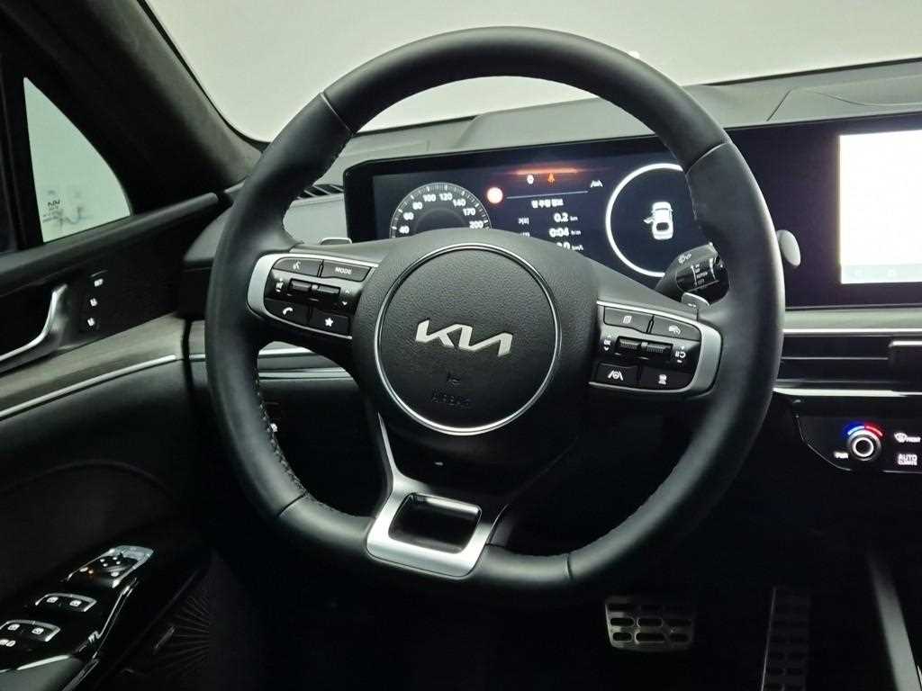 Kia K5 1.6 Turbo Signature 10