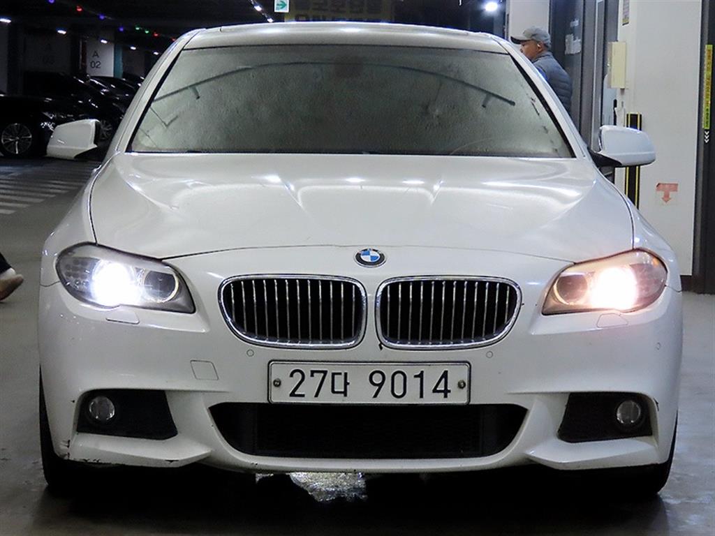 BMW 5시리즈 520d 사진