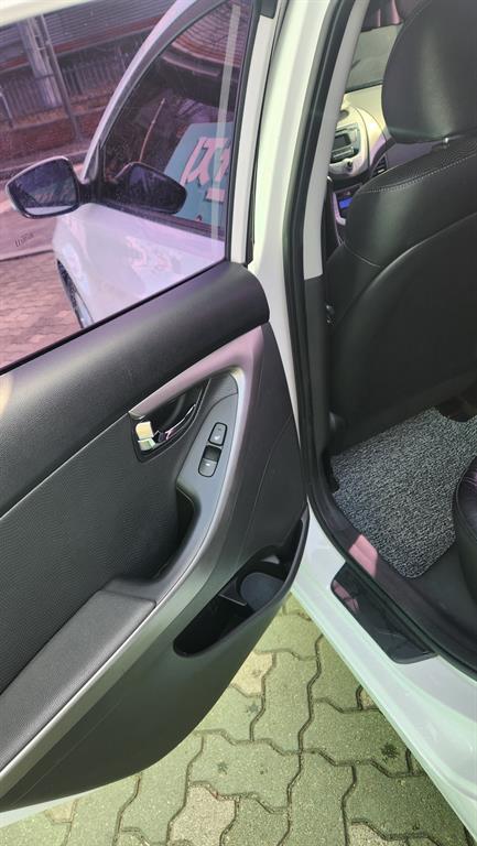 Hyundai Avante M16 GDI Premier 8