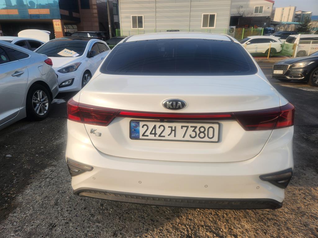 Kia K3 1.6 Standard 4