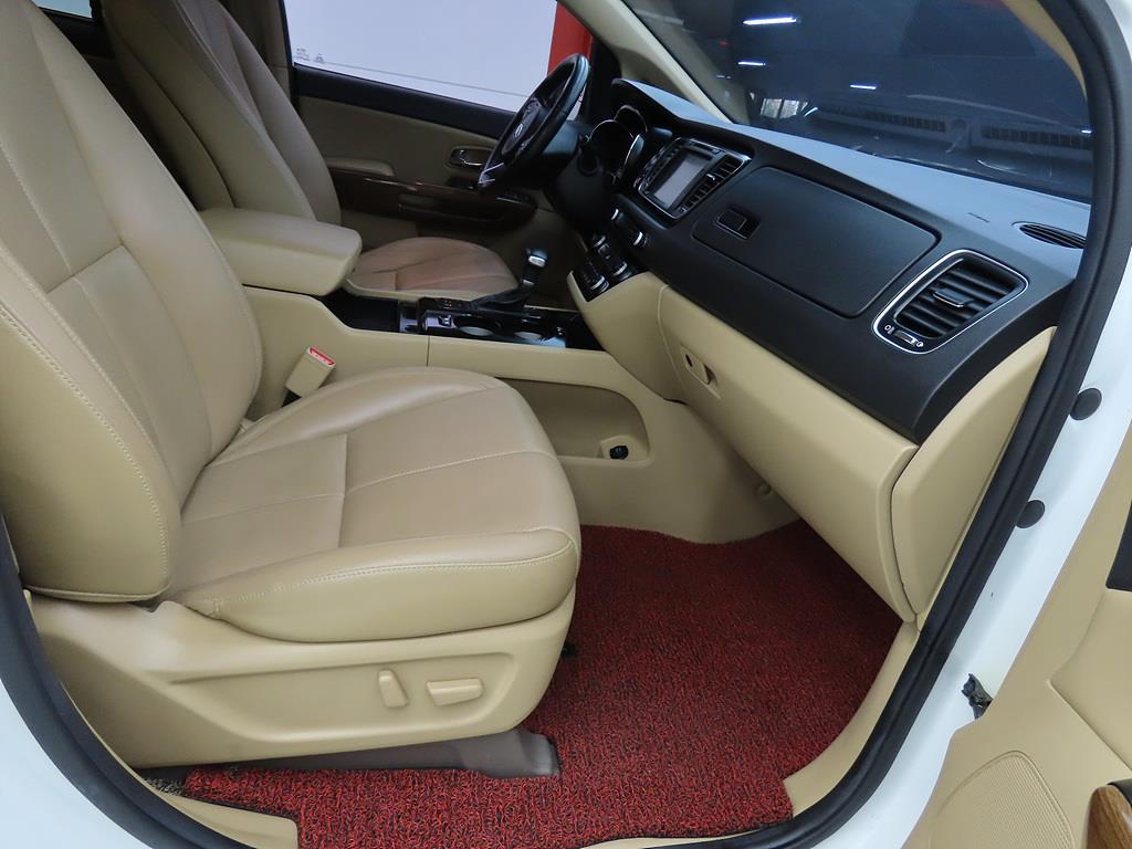 Kia Carnival Diesel High Limousine Noblesse 7