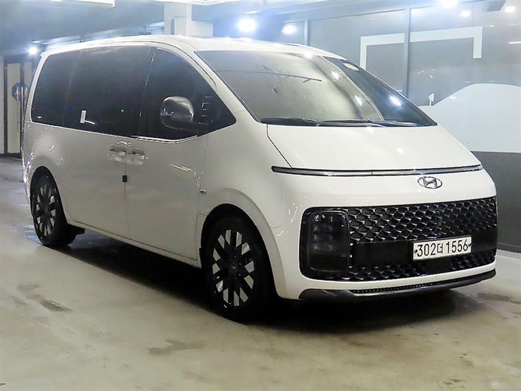 Hyundai Staria 4WD Diesel Lounge Inspiration