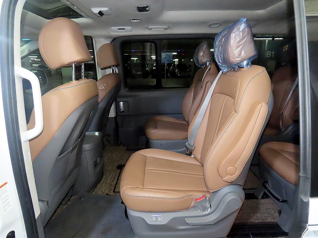 Hyundai Staria 4WD Diesel Lounge Inspiration 8