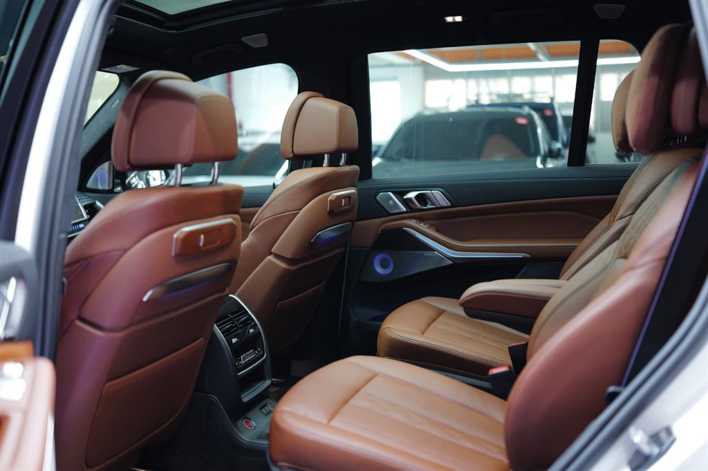 BMW X7 M60i M Sport Pro 9