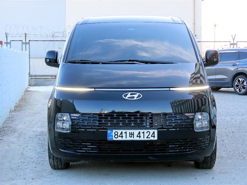 Hyundai Staria 2WD Diesel Cargo Modern