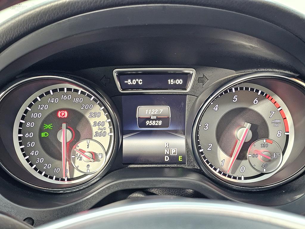 Mercedes-Benz CLA-Class CLA250 4MATIC 8