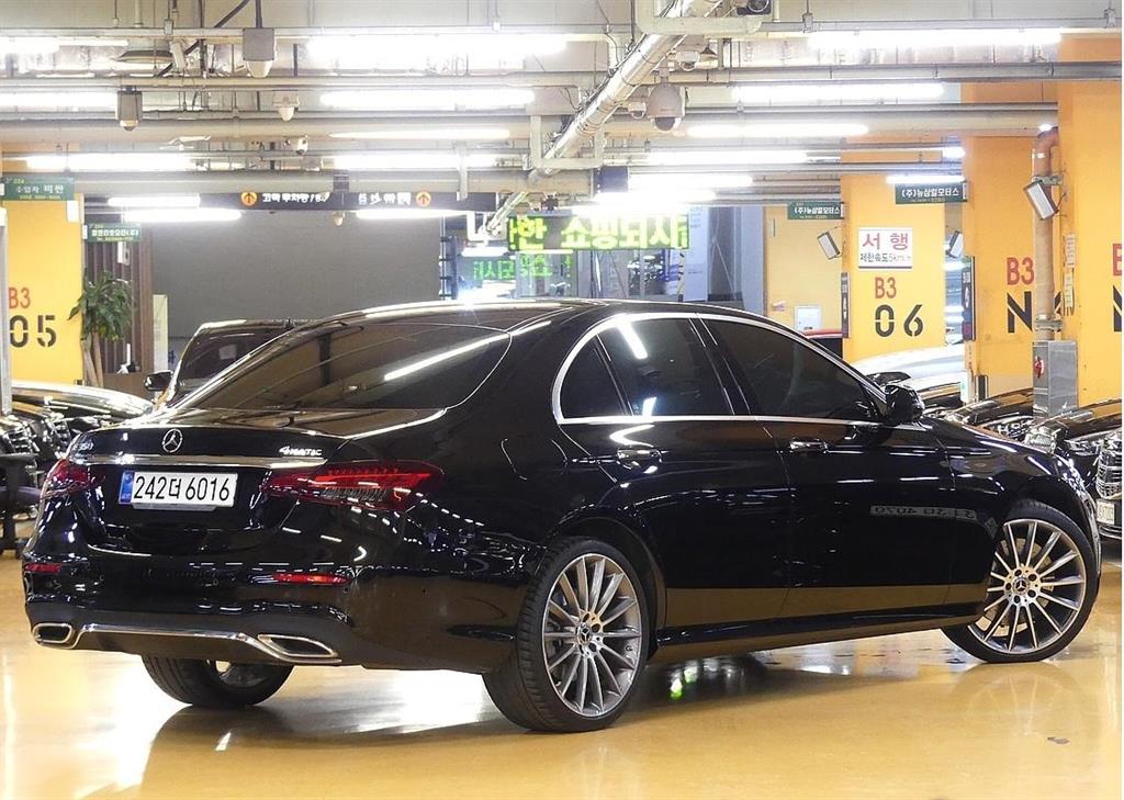 Mercedes-Benz E-Class E350 4MATIC AMG LINE — фото 3