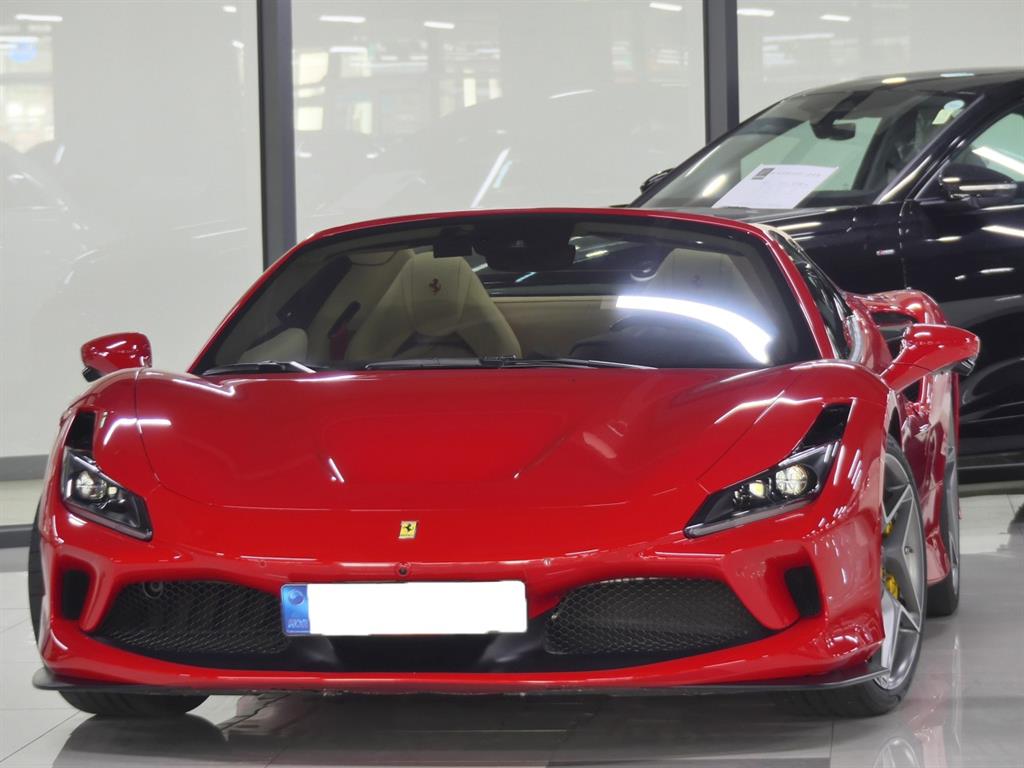 F8 스파이더 3.9 V8 2023년식