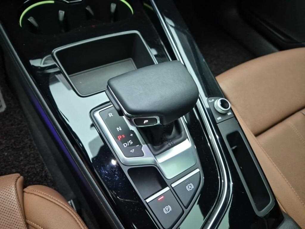 Audi A4 40 TFSI Premium 9