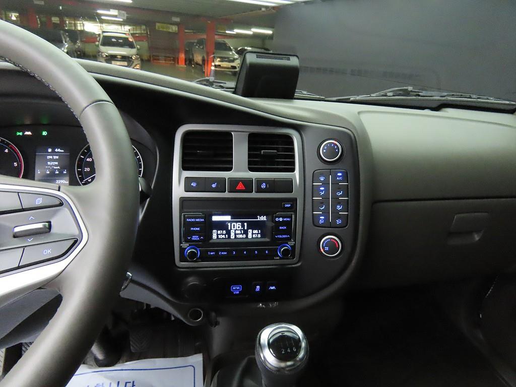 Hyundai Porter Super Cab/ Long Wheelbase/ 2WD Premium 10