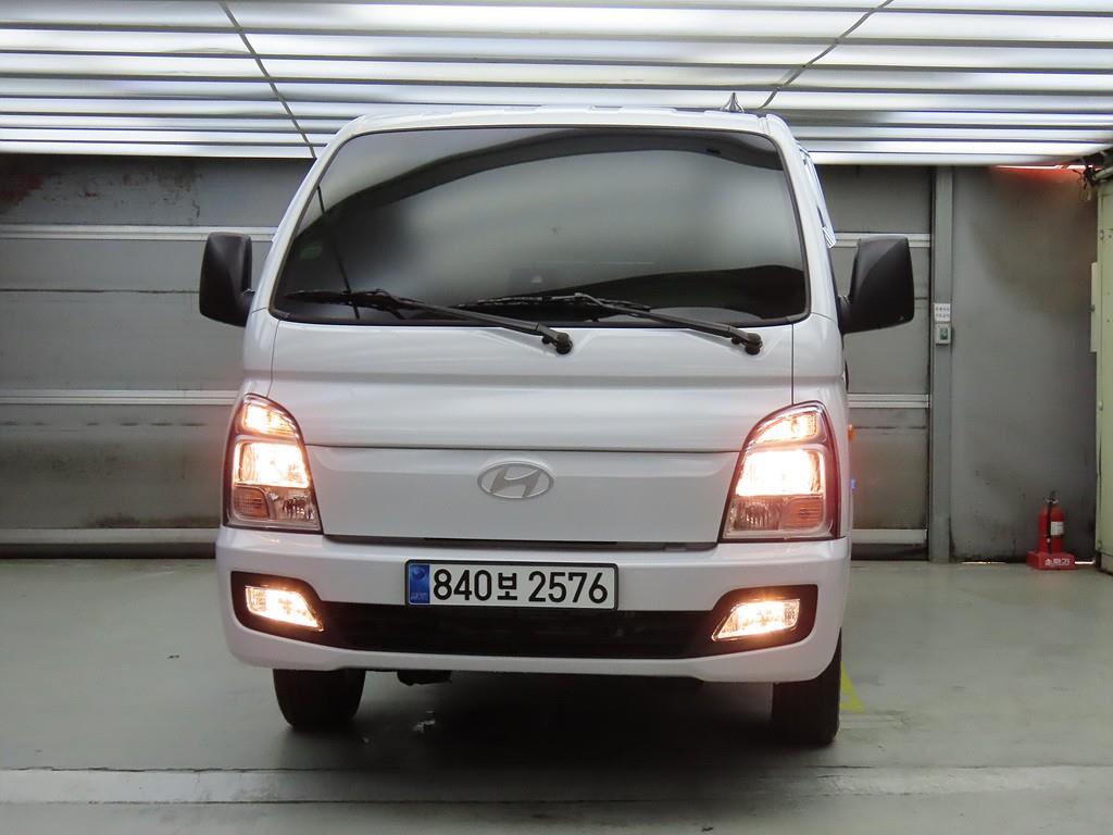 Hyundai Porter Super Cab/ Long Wheelbase/ 2WD Premium 3