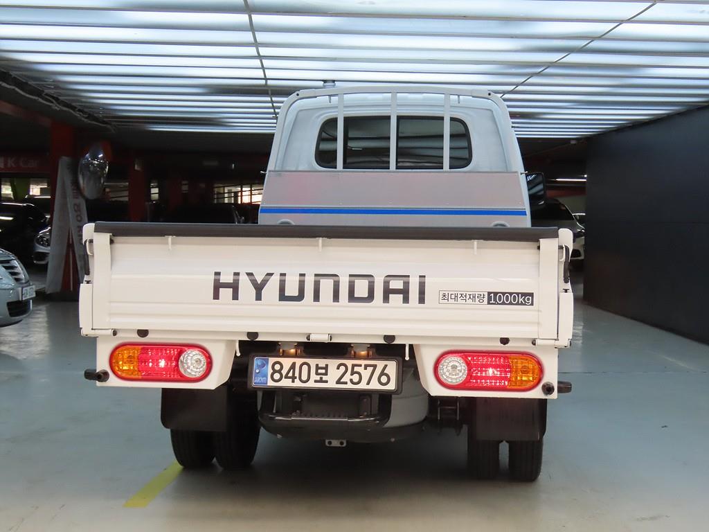 Hyundai Porter Super Cab/ Long Wheelbase/ 2WD Premium 4