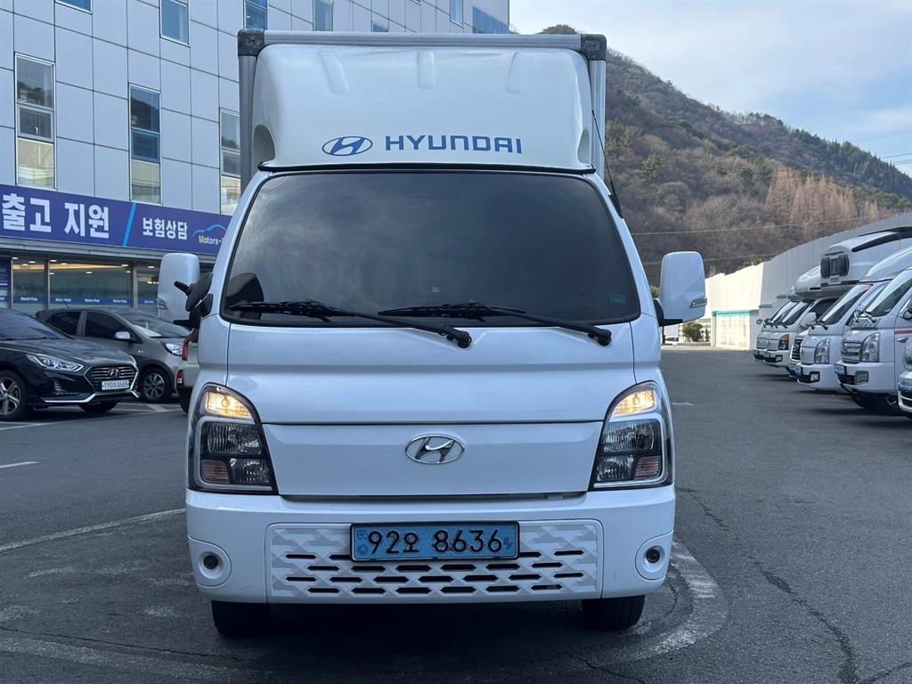 Hyundai Porter 1.0 Ton/ Super Cab/ Long Wheelbase