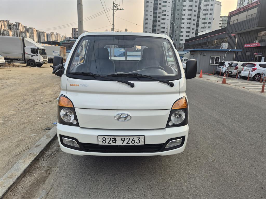 Hyundai Porter Standard Cab/ Long Wheelbase/ CRDi