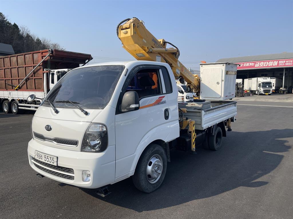 기아 고소작업차 동해기계항공 봉고3 1.2톤 - 중고 트럭 매물 이미지