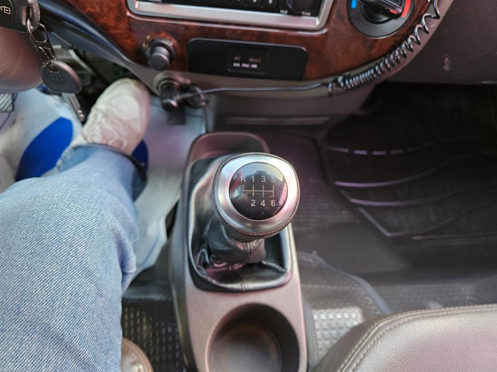 Hyundai Porter 1.0 Ton/ Super Cab/ Long Wheelbase/ CRDi 10