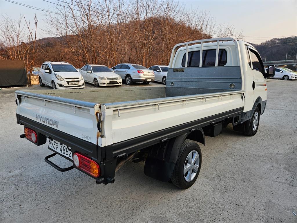 Hyundai Porter 1.0 Ton/ Super Cab/ Long Wheelbase/ CRDi 5