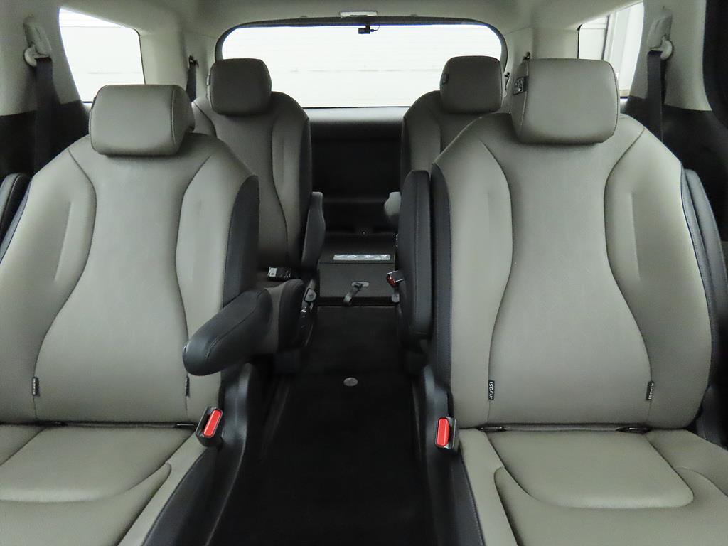 Kia Carnival Diesel Prestige 8