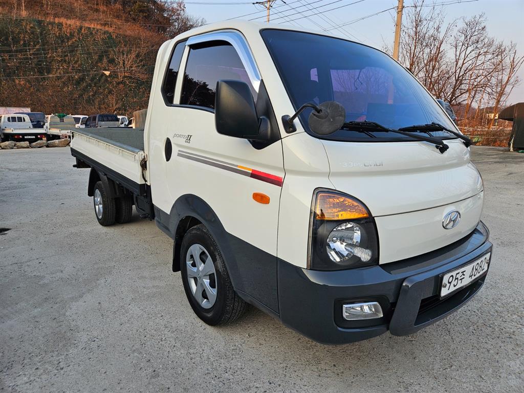 Hyundai Porter 1.0 Ton/ Super Cab/ Long Wheelbase/ CRDi 3