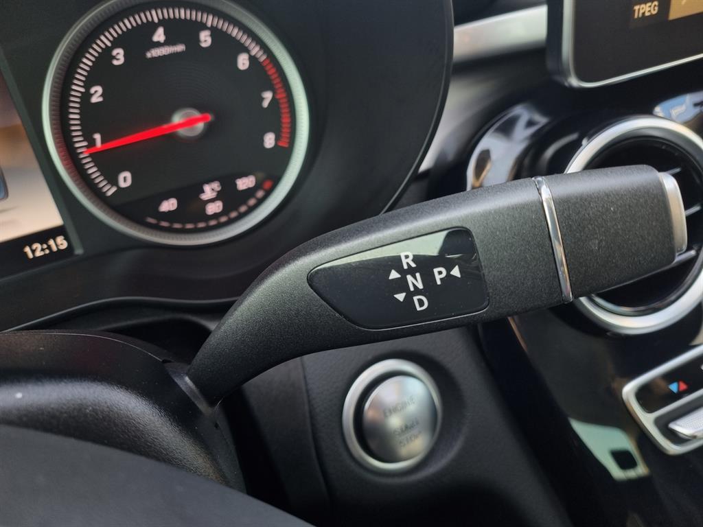 Mercedes-Benz C-Class C200 10