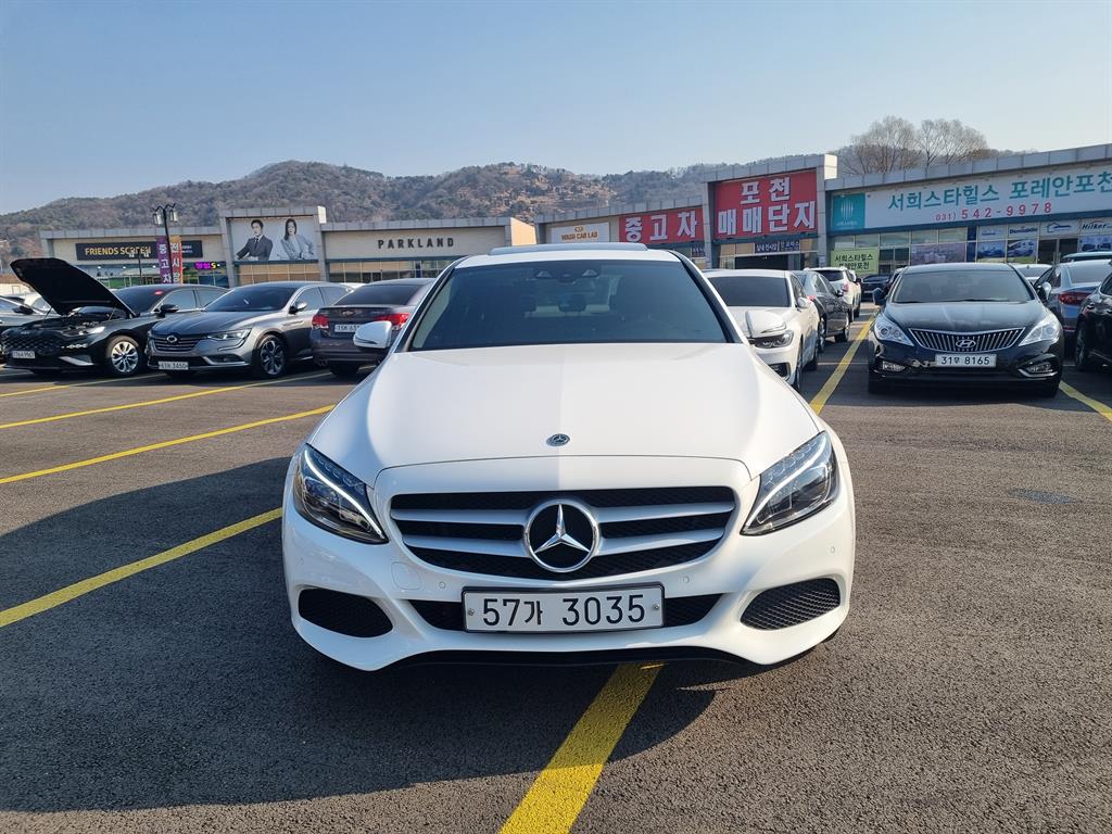 Mercedes-Benz C-Class C200 4