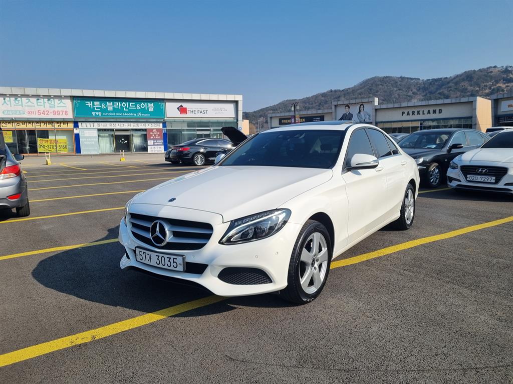 Mercedes-Benz C-Class C200 2