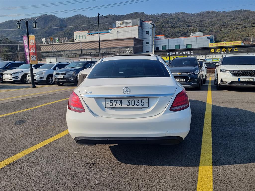 Mercedes-Benz C-Class C200 5