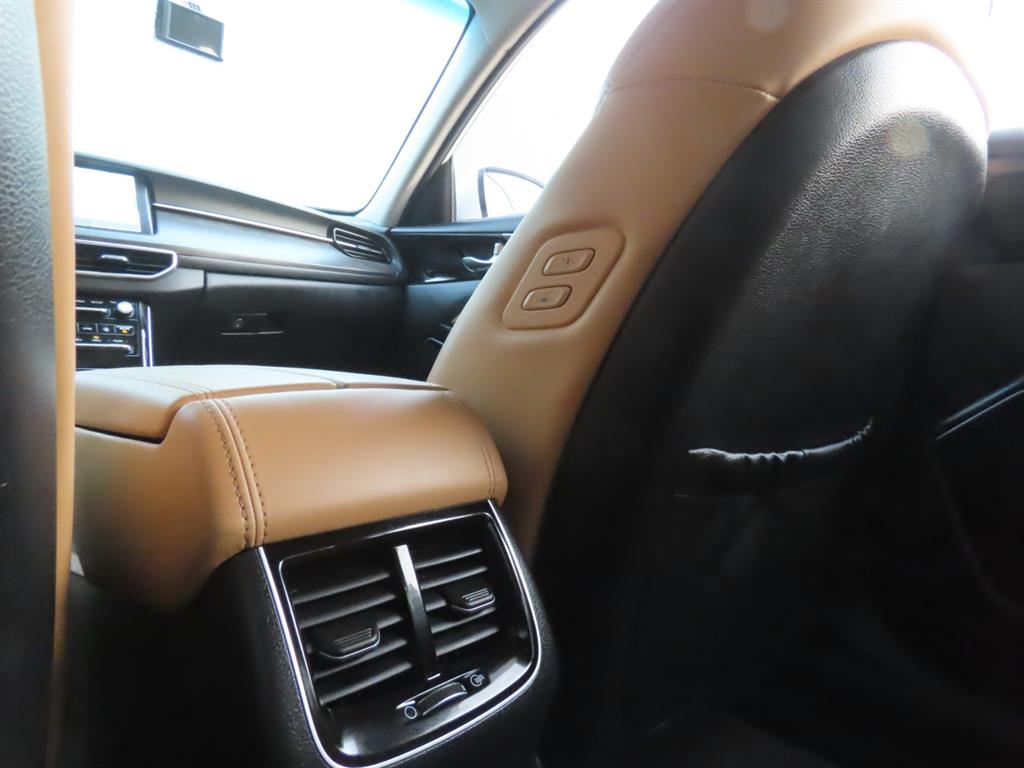 Kia K7 Gasoline 3.0 GDI Signature 8