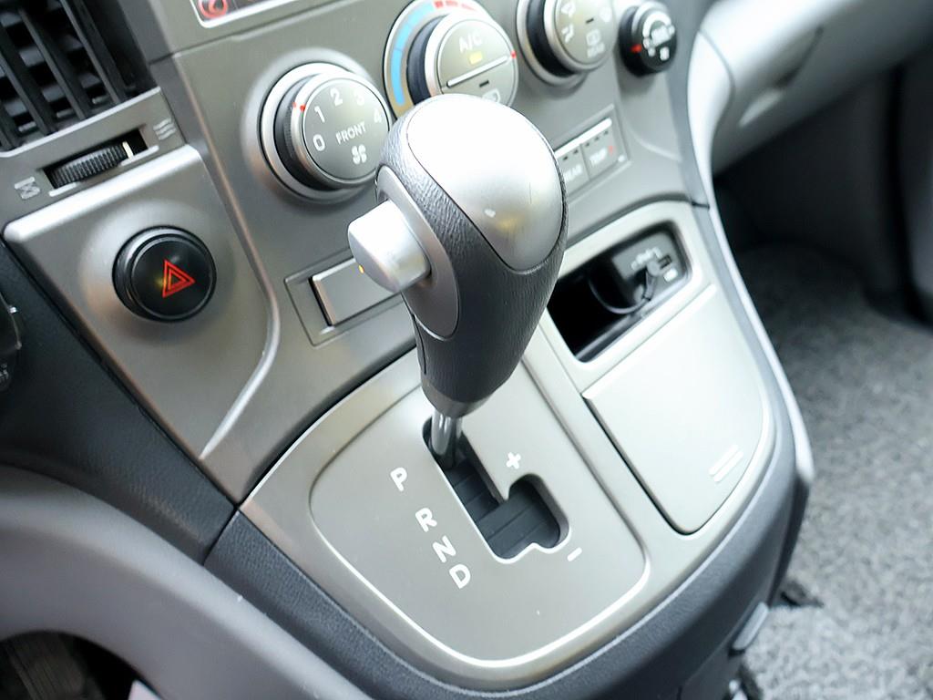 Hyundai Starex Wagon CVX Luxury 8