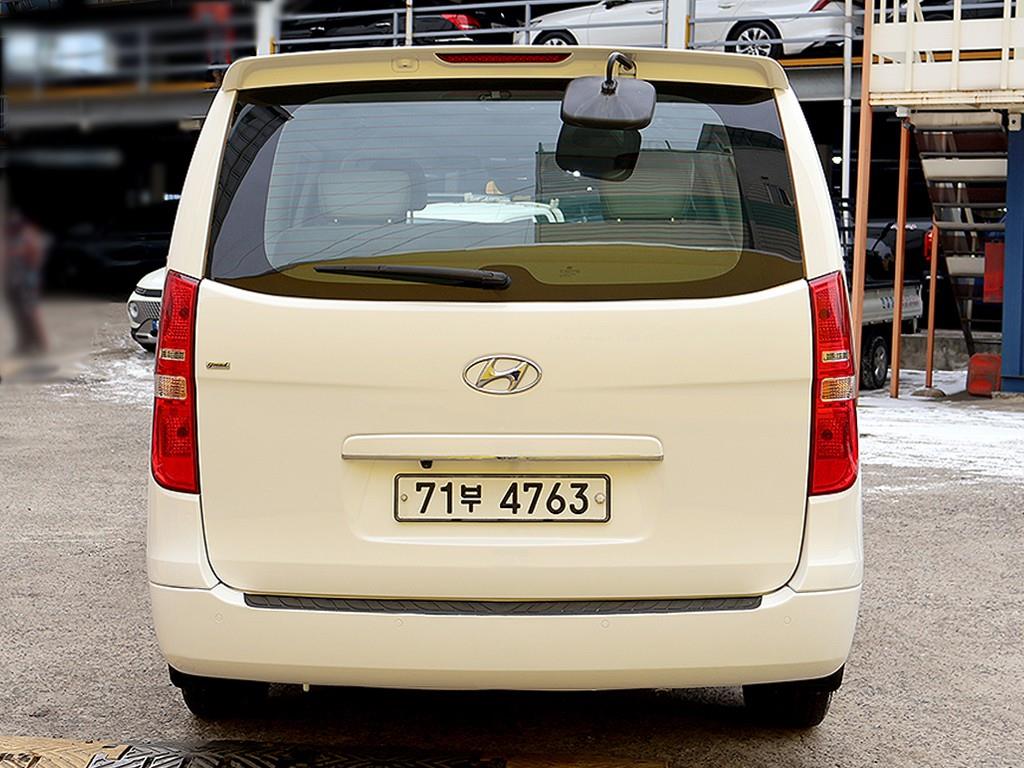 Hyundai Starex Wagon CVX Luxury 4