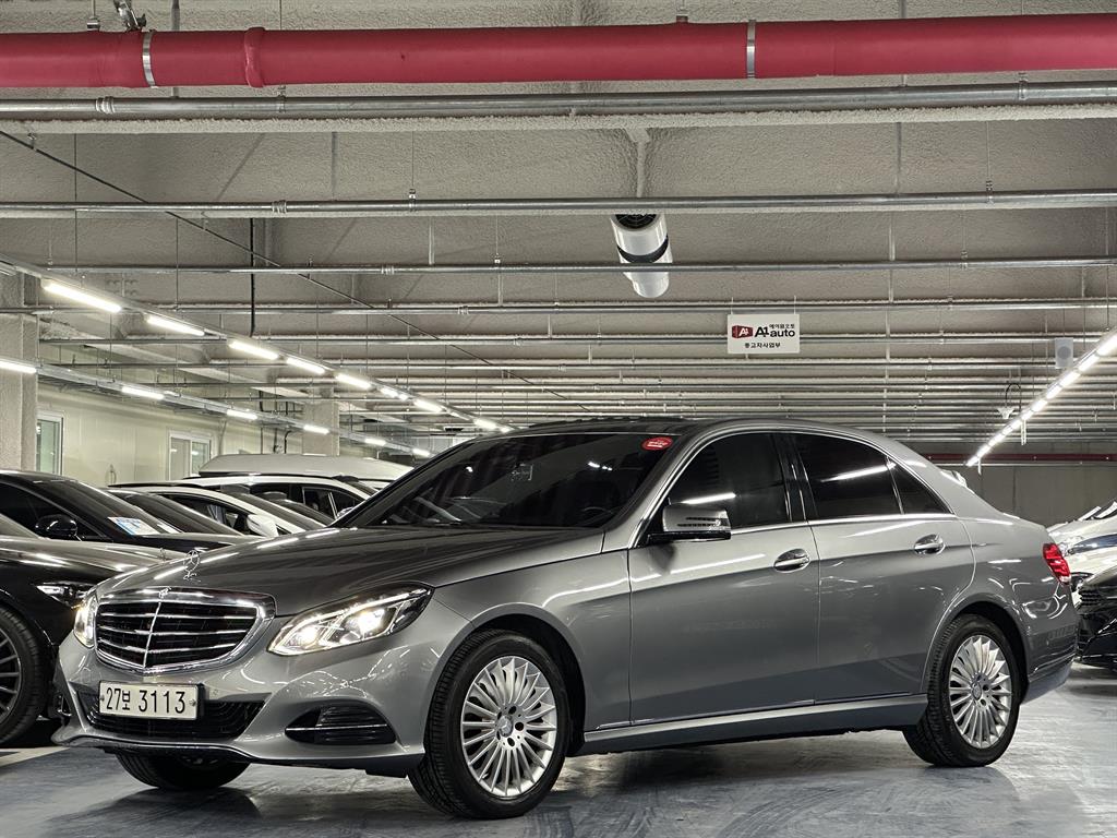 Mercedes-Benz E-Class E300 Elegance 2