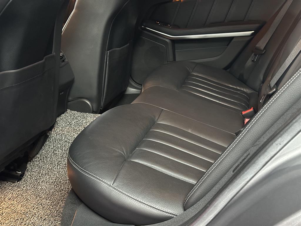 Mercedes-Benz E-Class E300 Elegance 9