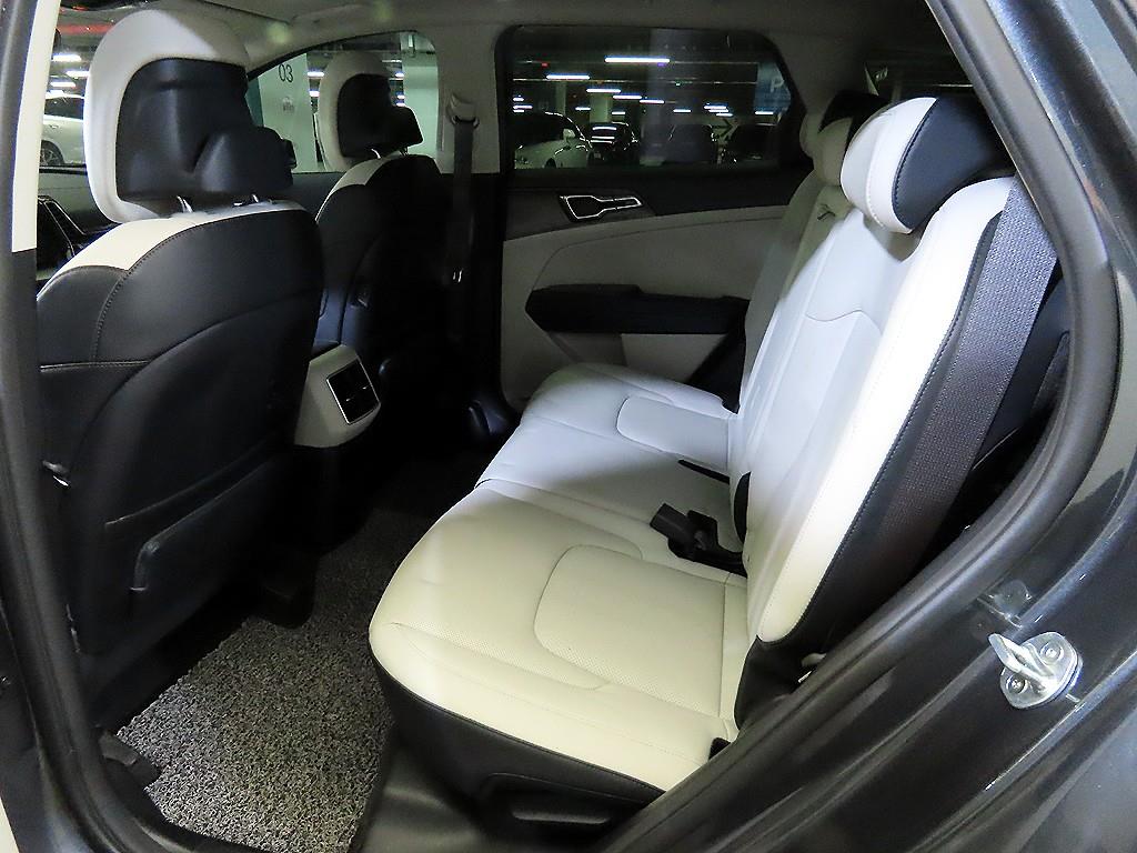 Kia Sportage 2.0 Diesel 2WD Signature 8