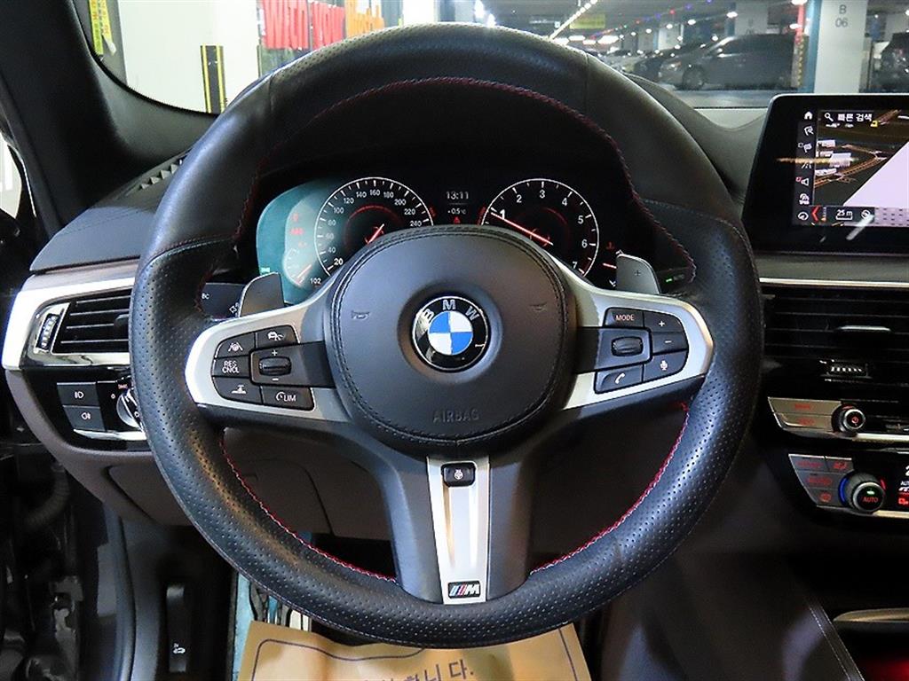 BMW 5 Series 530i xDrive M Sport Plus 9