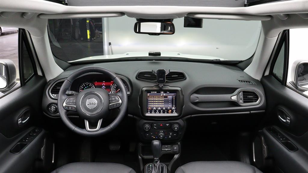 Jeep Renegade 2.4 Limited 8