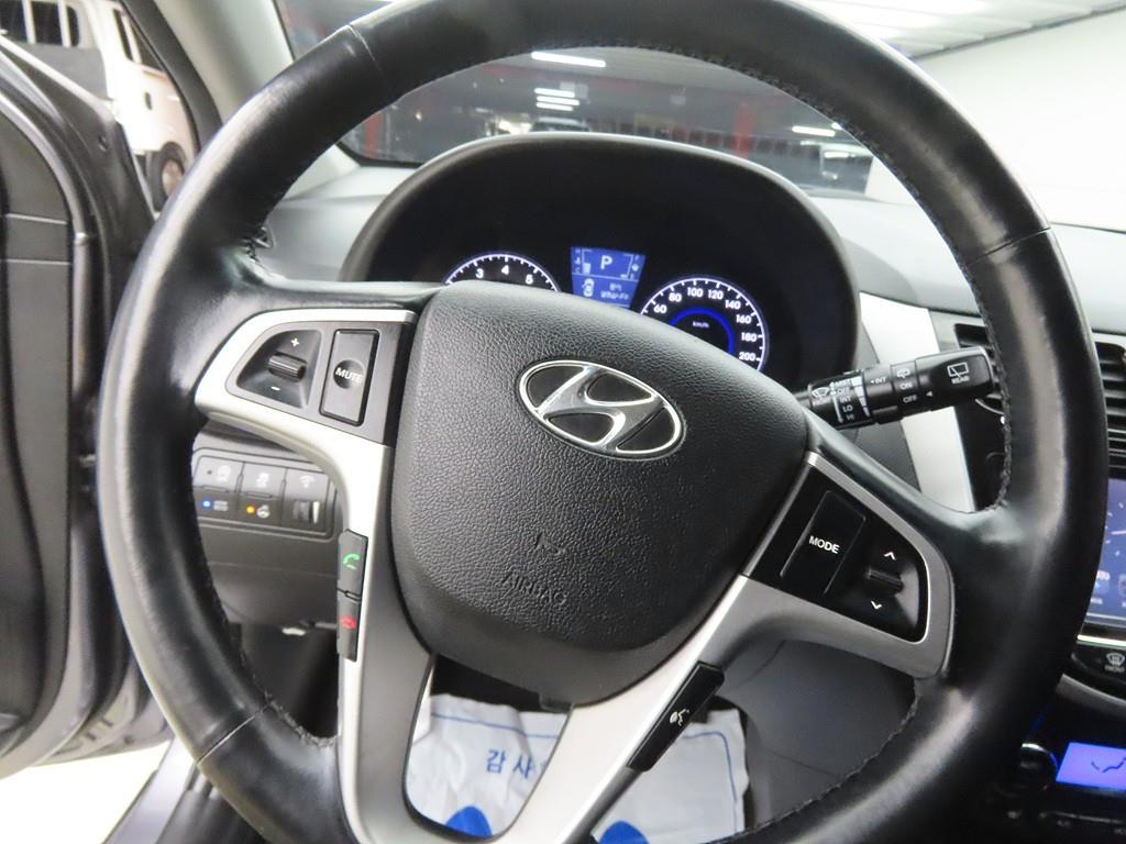 Hyundai Accent 1.6GDI Blue 9