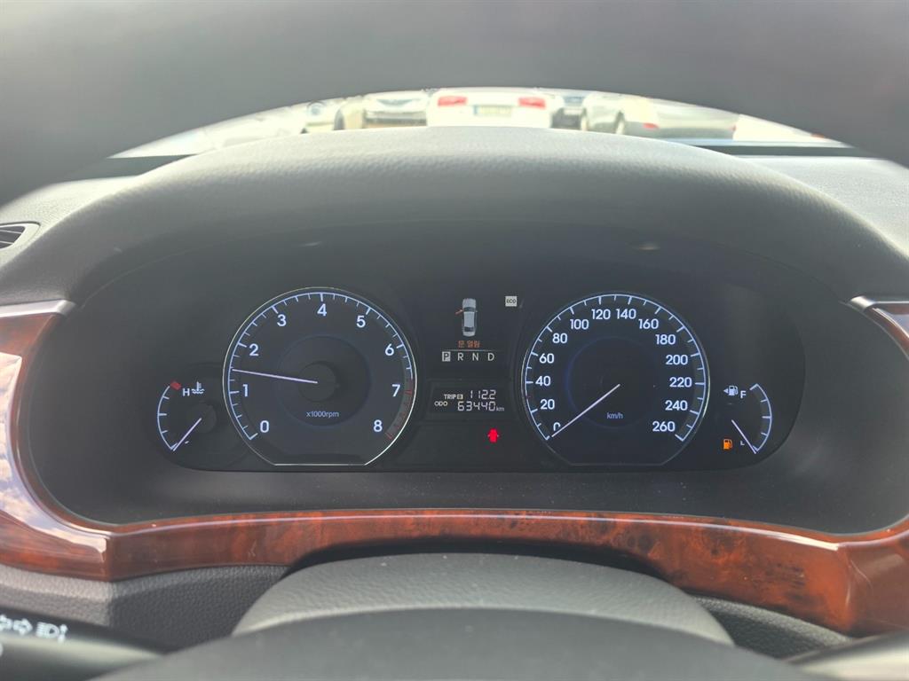 Hyundai Equus VS380 Luxury 9