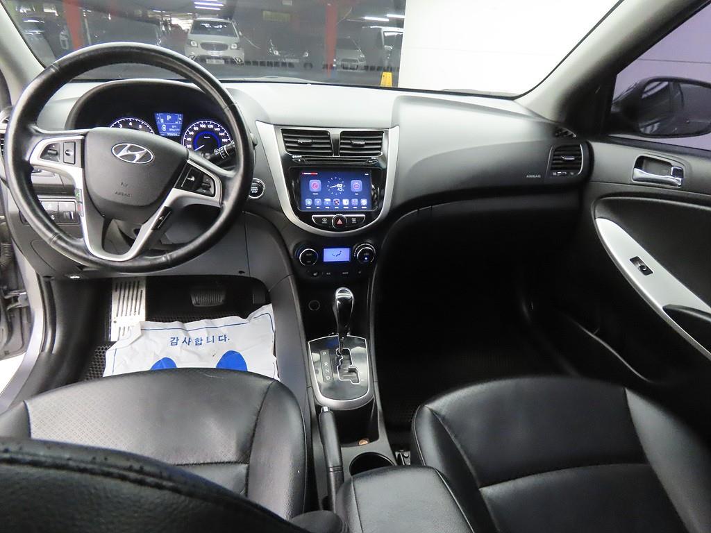 Hyundai Accent 1.6GDI Blue 8