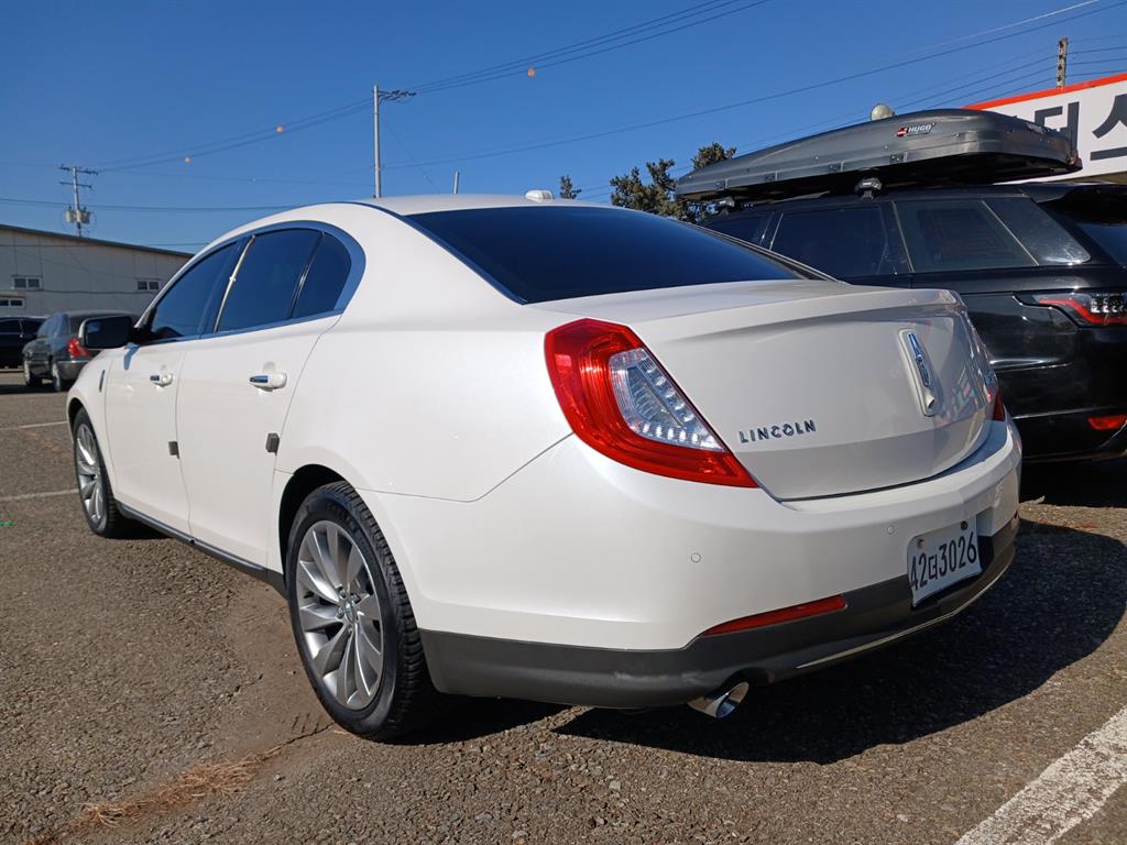 Lincoln MKS 3.7 5
