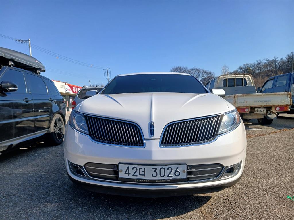 Lincoln MKS 3.7