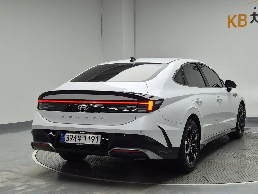 Hyundai Sonata Gasoline 2.0 Exclusive 4